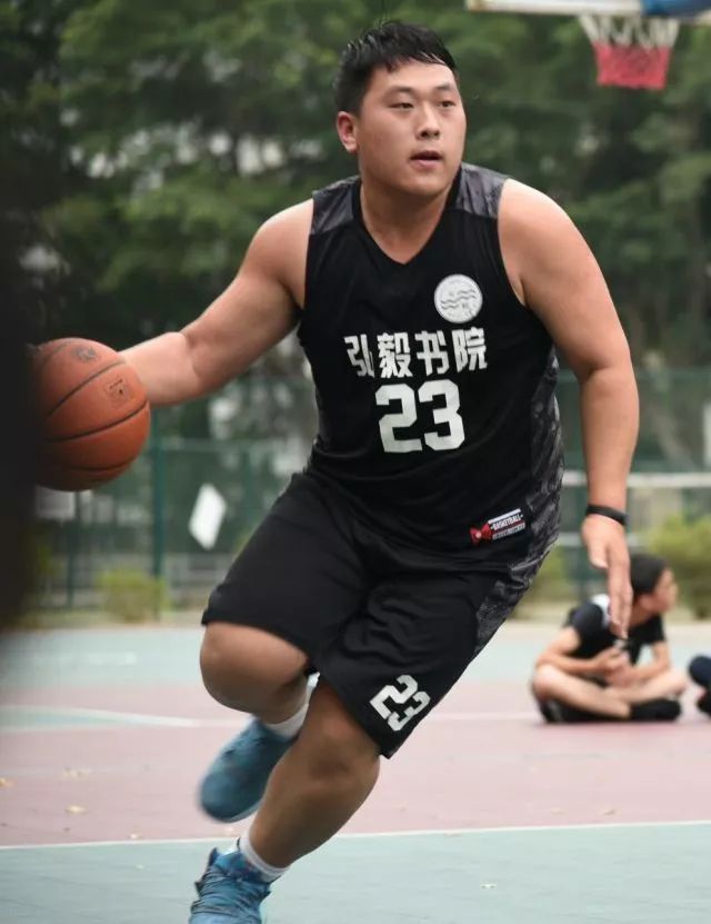 篮球职业球员训练比赛规则_篮球规则球员训练职业比赛视频_篮球人员规则