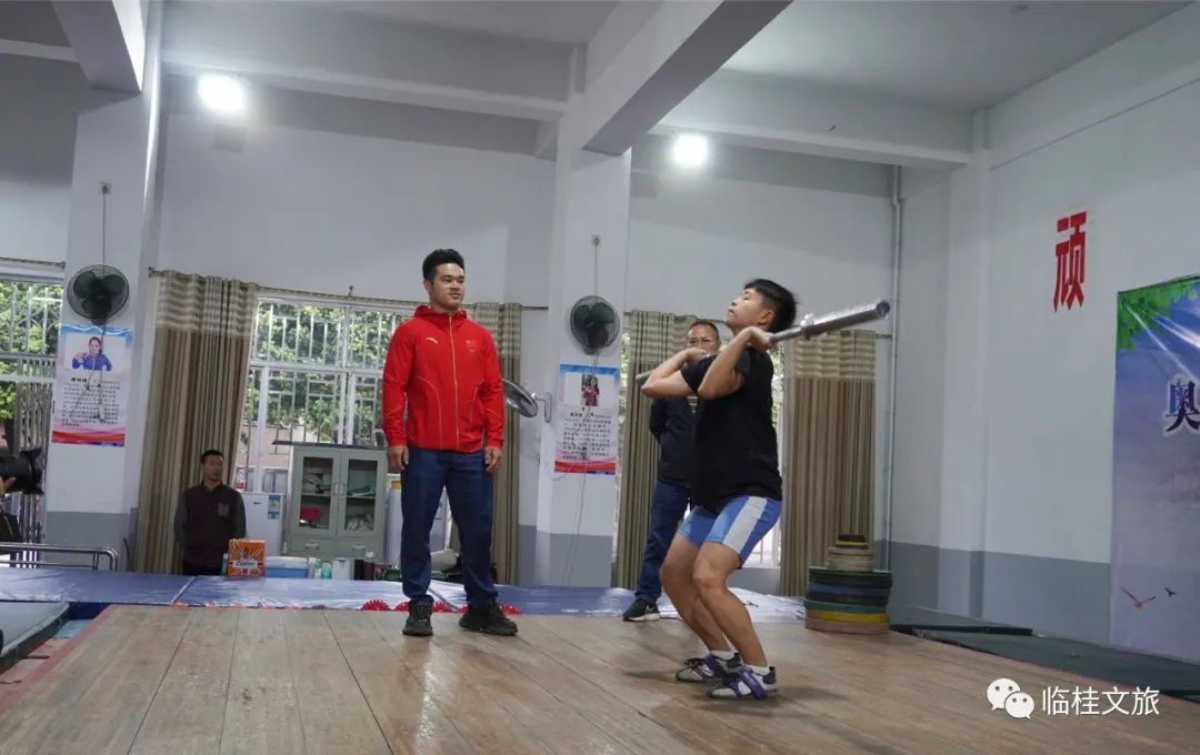 举重冠军女名字_举重运动员女冠军是谁_2020年举重女运动员
