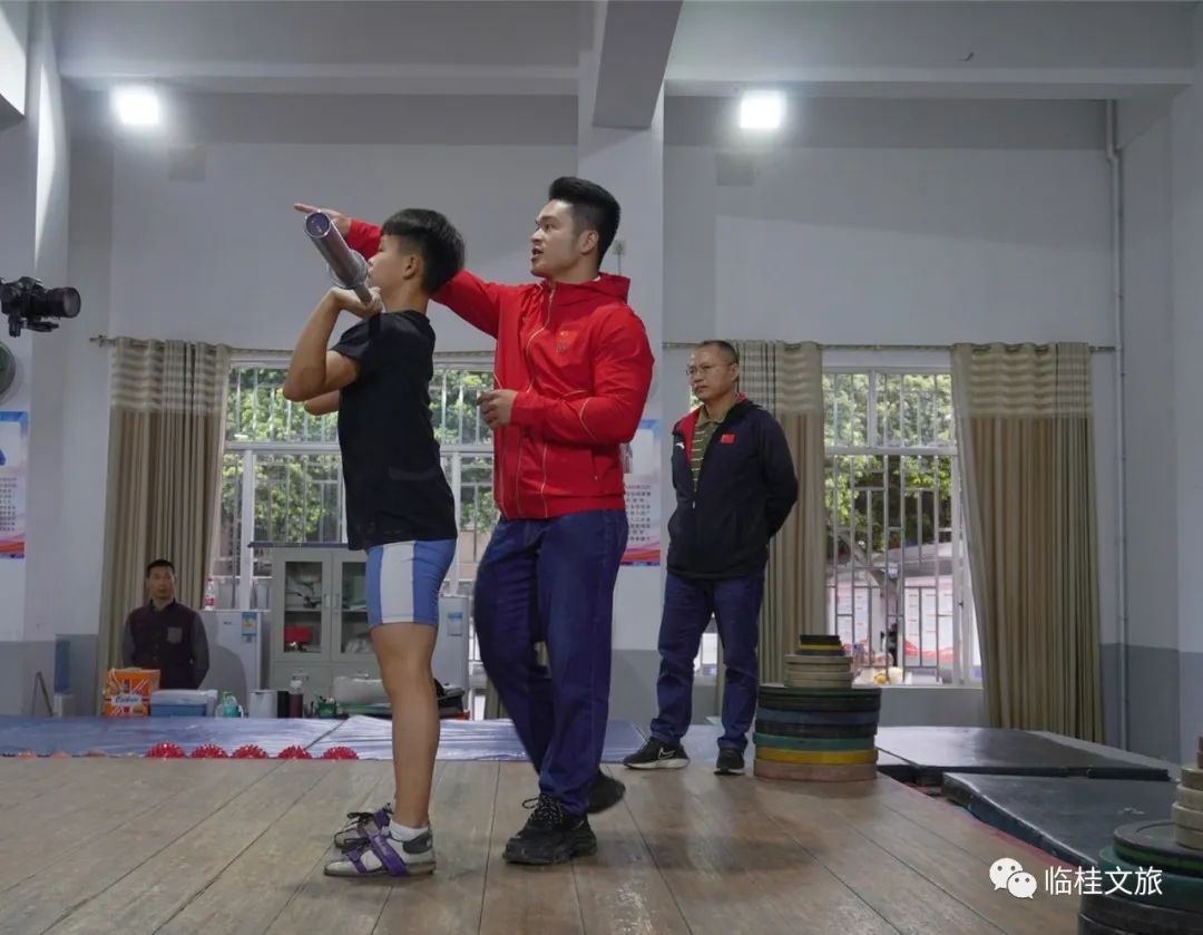 2020年举重女运动员_举重冠军女名字_举重运动员女冠军是谁