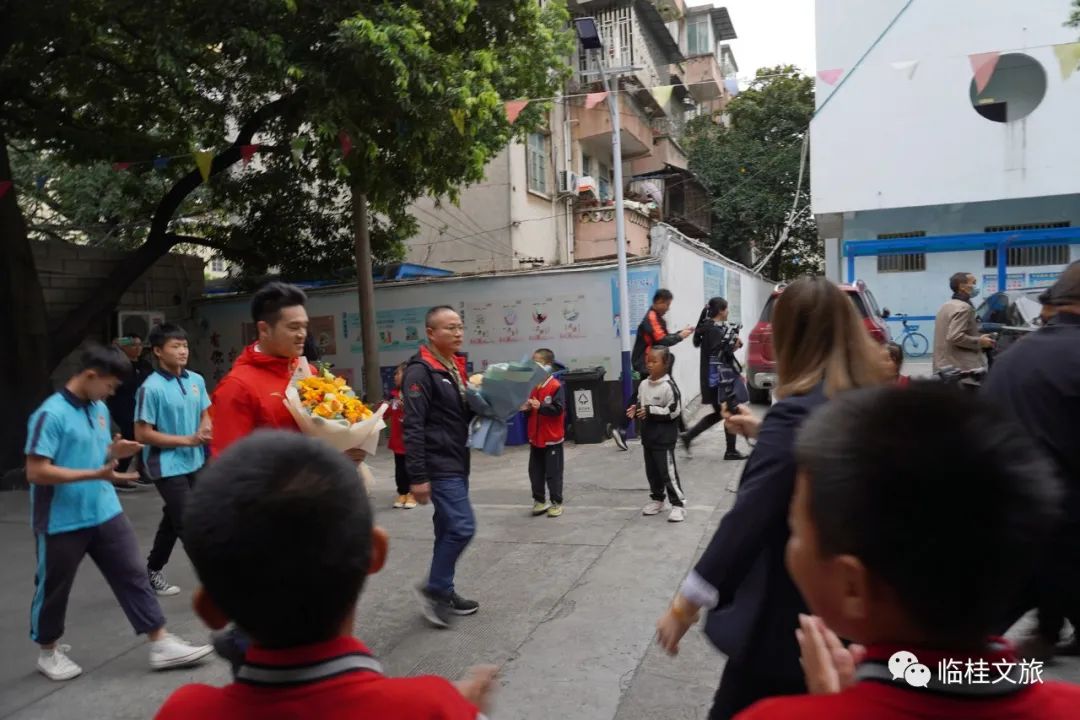 2020年举重女运动员_举重运动员女冠军是谁_举重冠军女名字