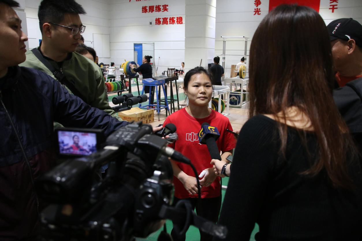 北海奥运广西举重冠军是谁_广西北海举重运动员_广西北海举重奥运冠军