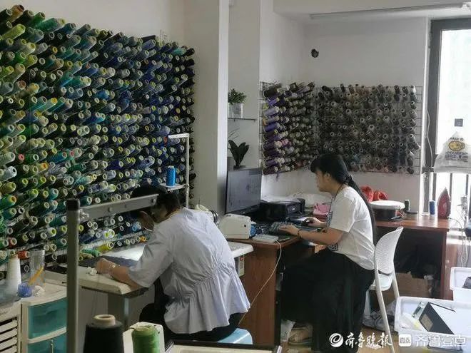 街头闲话_畅聊生活街头趣事图片_街头聊天图片