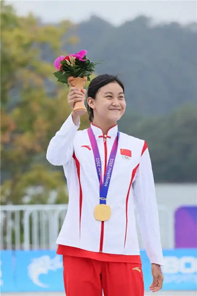 世锦赛女子游泳马拉松_马拉松游泳世界纪录女子_马拉松世锦赛游泳女子记录