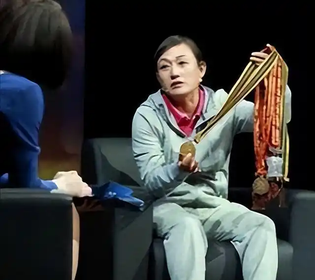 退休的举重冠军有哪些人_退休举重冠军人有多少_举重退役冠军