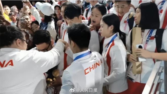 中国举重队历年成绩_举重冠军中国_中国队08年举重冠军是谁