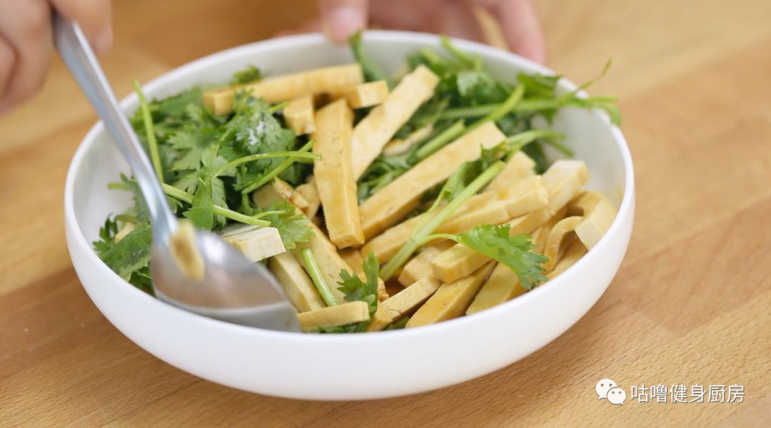 无氧运动后吃东西_没吃饭是有氧运动吗吗_无氧完吃饭