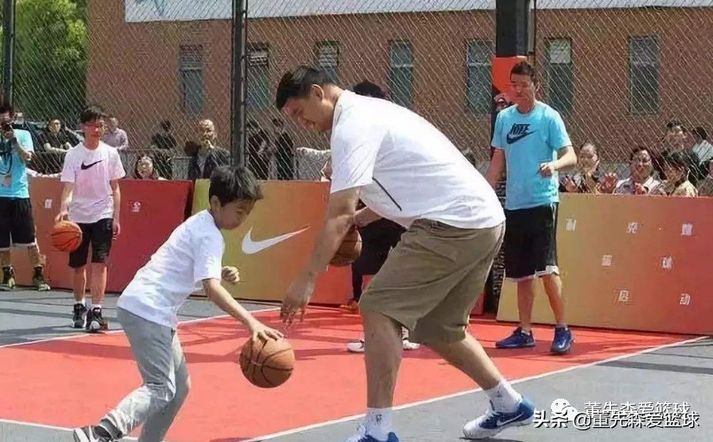 打篮球技巧大个子_打篮球小个子打法_篮球高个子怎么打矮个子