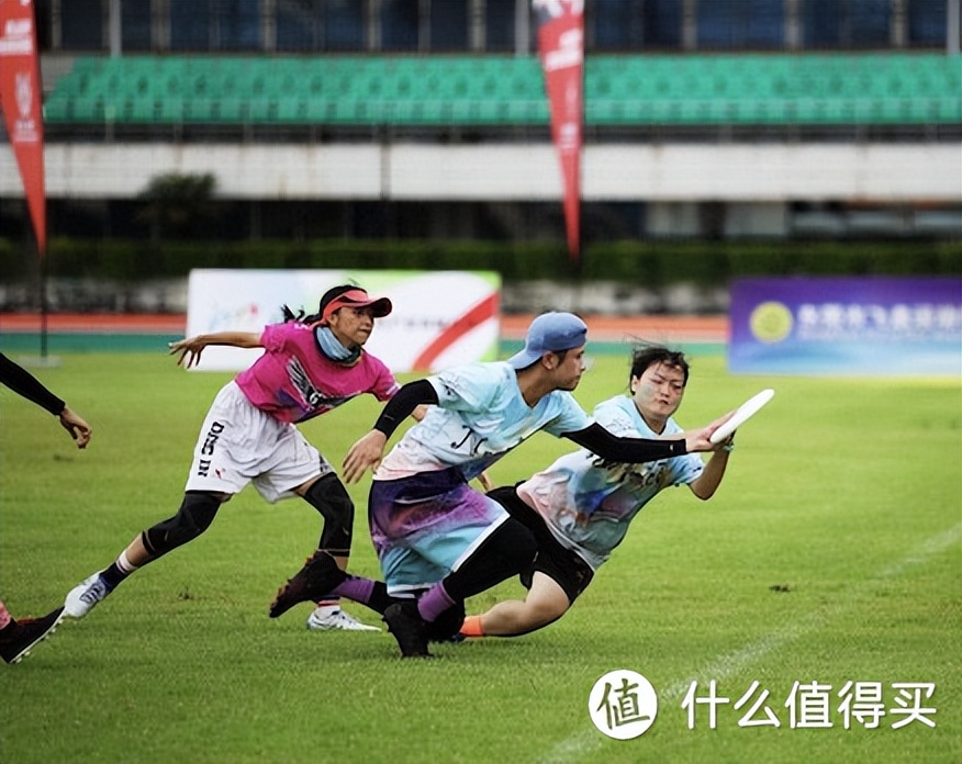 足球发球视频教程_快发球技巧足球_足球发球技巧视频教程