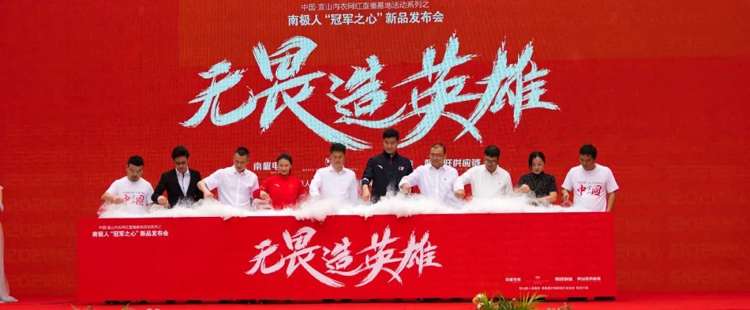 猫游泳比赛_游泳冠军omega_世界冠军游泳猫