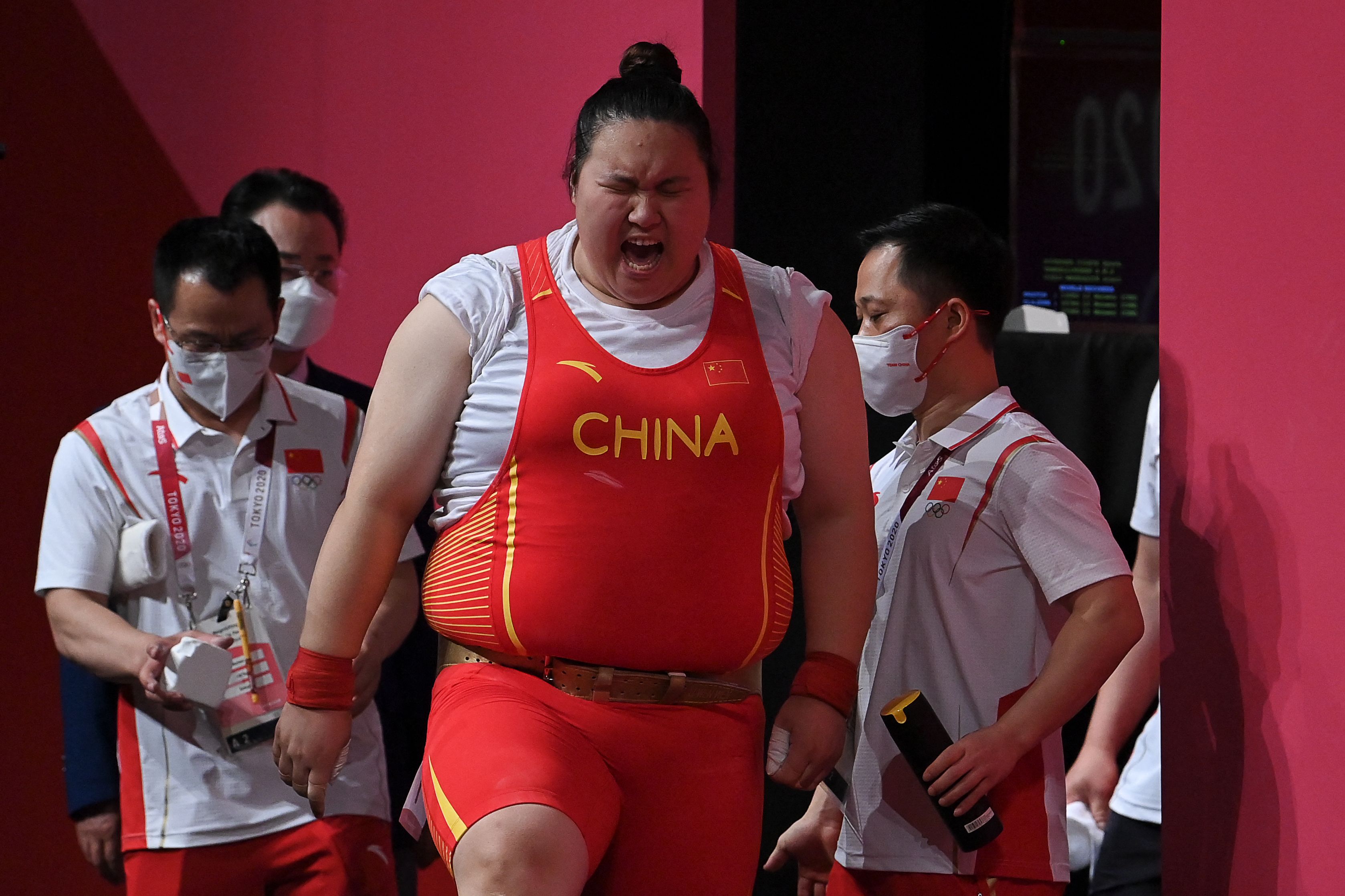 李雯雯霸气回应东京奥运纸板床质疑，网友点赞其机灵可爱