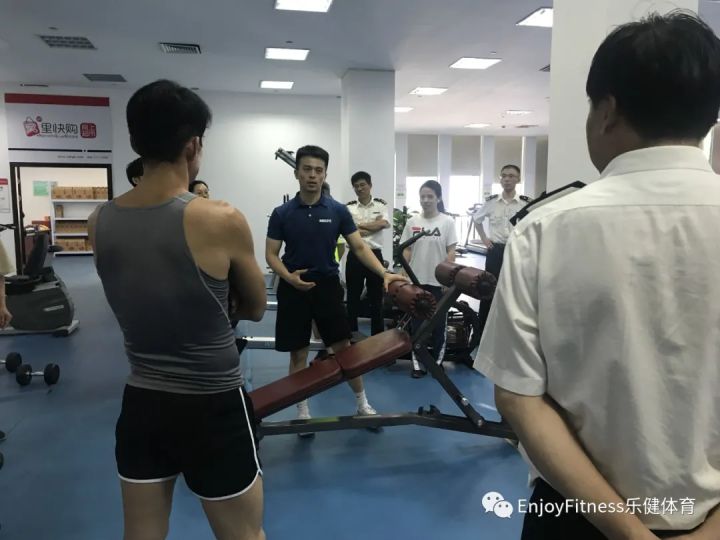 健身房私教区器械_私教健身房器械少_教健身房器械用法的app