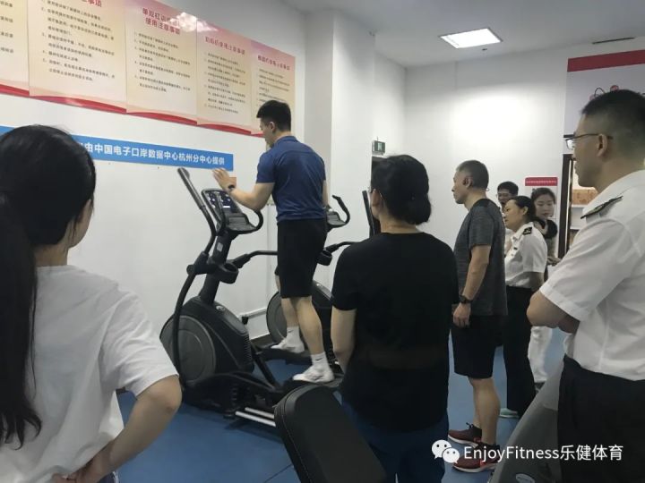 健身房私教区器械_私教健身房器械少_教健身房器械用法的app