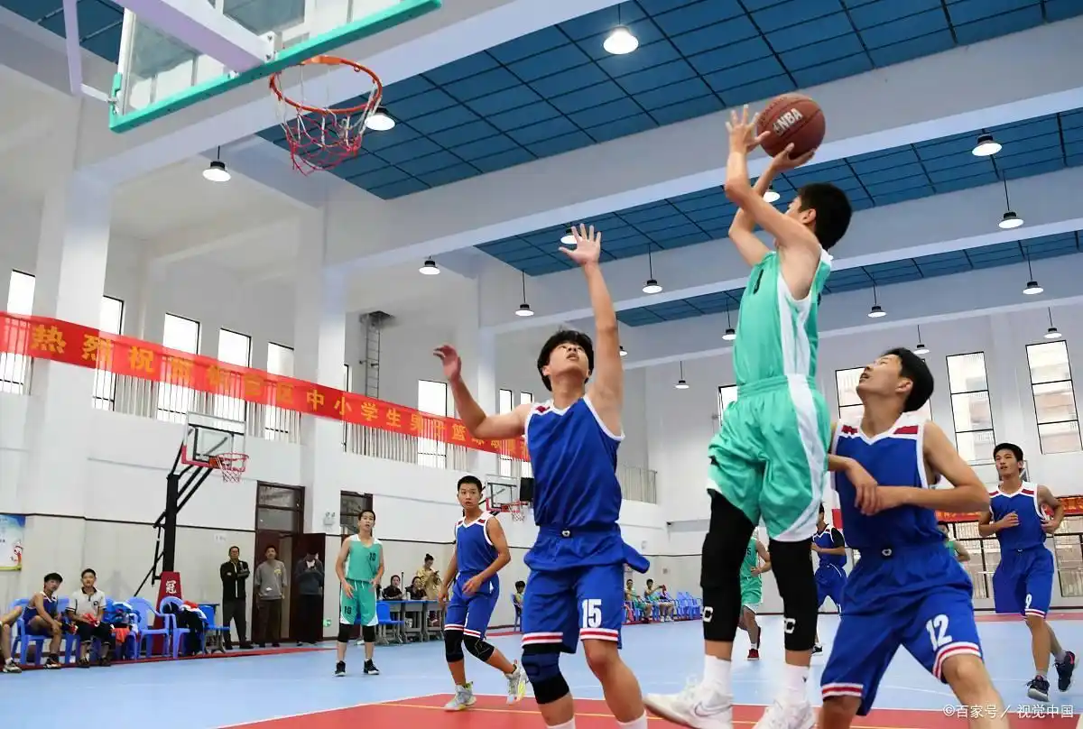 篮球比赛基本规则违例_篮球规则比赛基本违例分析_篮球比赛规则违例和犯规